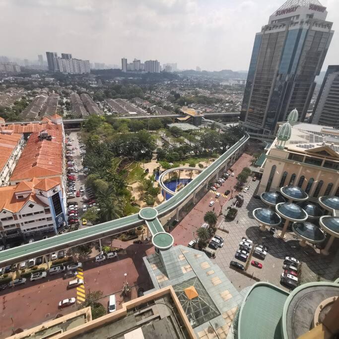 Sunwaylagoonfamilysuite-2Pax-Netflix-Balcony-Super Fast Internet Petaling Jaya Exterior photo